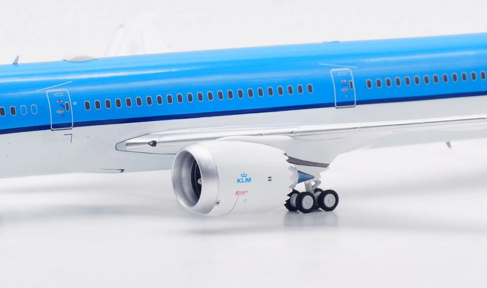 KLM - Royal Dutch Airlines / Boeing 787-10 Dreamliner / PH-BKM / IF78XKL0924 / 1:200 elaviadormodels