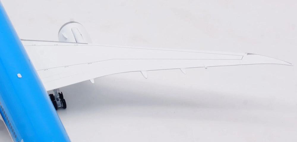 KLM - Royal Dutch Airlines / Boeing 787-10 Dreamliner / PH-BKM / IF78XKL0924 / 1:200 elaviadormodels