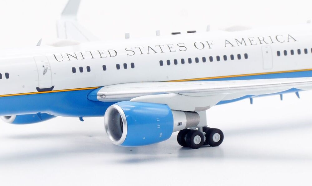 U.S. Air Force / C-32A (B757-2G4) / 98-0001 / IFC32USA04 / elaviadormodels
