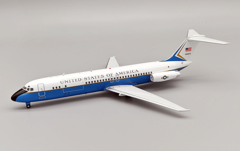 USA - Air Force / Douglas C-9A Nightingale (DC-9-32CF) / 71-0876 / IFC9A0876 / 1:200 elaviadormodels