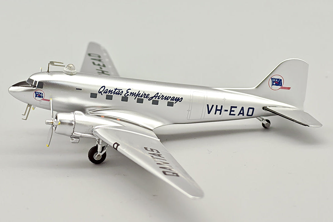 Qantas Empire Airways / Douglas DC-3 / VH-EAO / IFDC3QF0226 / 1:200 elaviadormodels