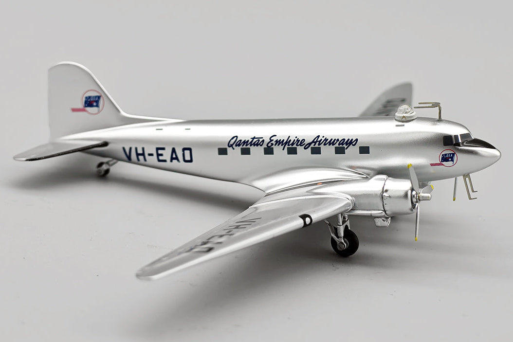 Qantas Empire Airways / Douglas DC-3 / VH-EAO / IFDC3QF0226 / 1:200 elaviadormodels