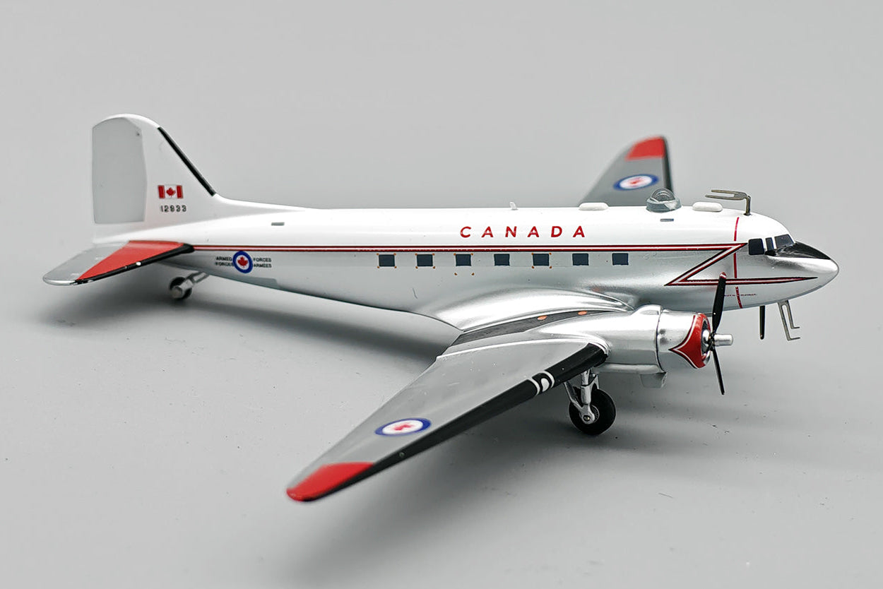 Canada Air Force / Douglas DC-3 / 12933 / IFDC3RCAF33 / 1:200