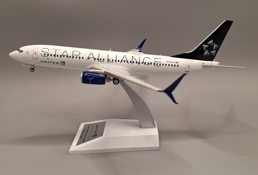 United Airlines (Star Alliance) / Boeing B737-800 / N76516 / JF-737-8-044 / 1:200 elaviadormodels