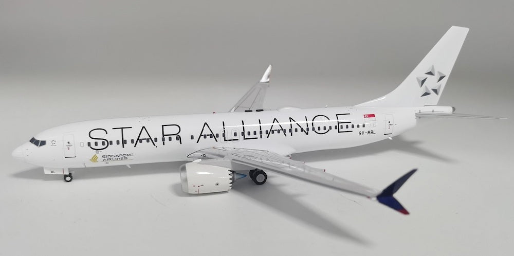 Singapore Airlines Star Alliance / Boeing 737-8 MAX / 9V-MBL / JF-737-8M-002 / 1:200 elaviadormodels