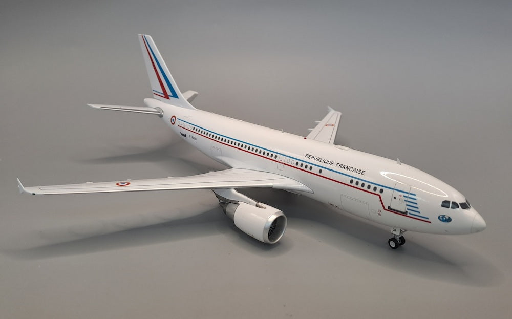 French Air Force / Airbus A310-304 / F-RADB / JF-A310-3-002 / 1:200 elaviadormodels