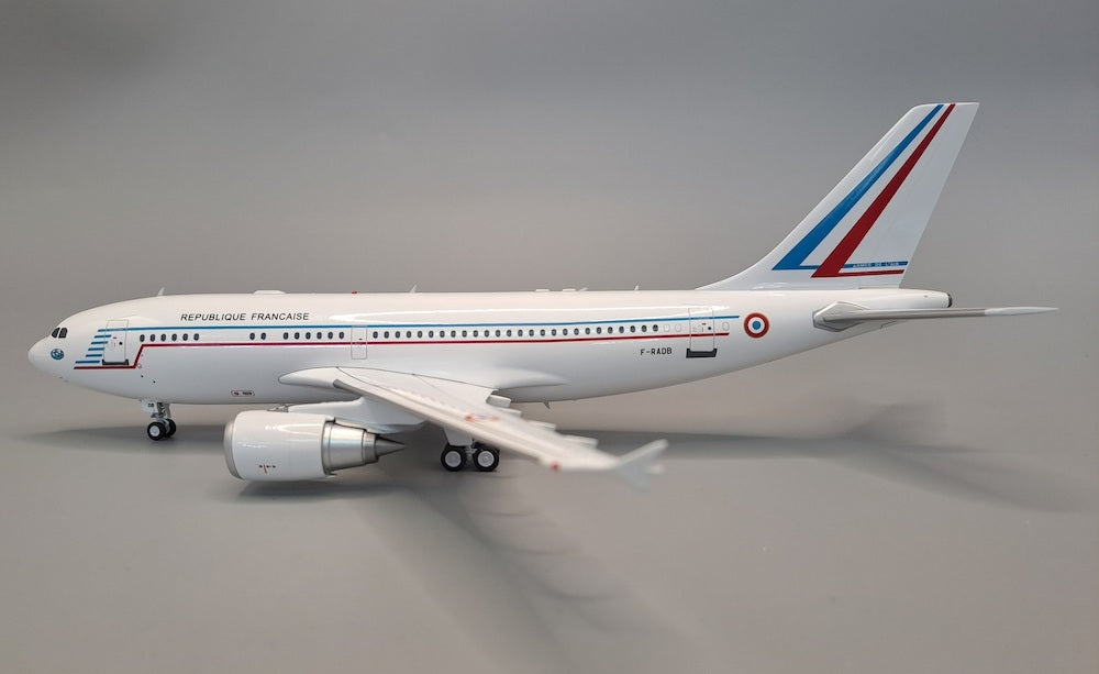 French Air Force / Airbus A310-304 / F-RADB / JF-A310-3-002 / 1:200 elaviadormodels