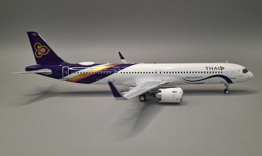 Thai Airways International / Airbus A321-200 / HS-TOA / JF-A321-062 / 1:200