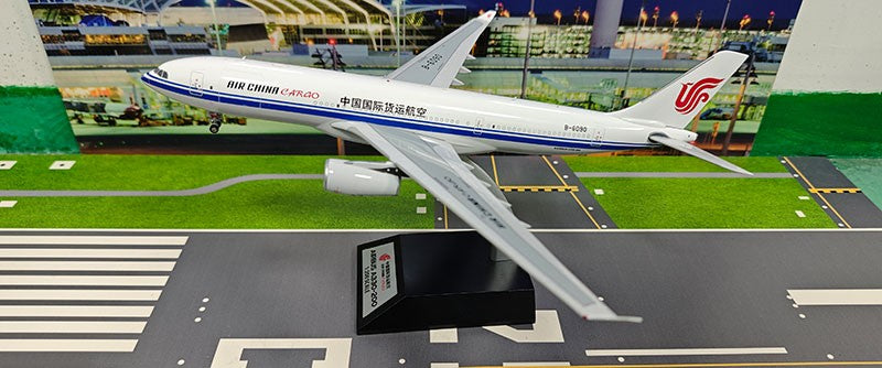 Air China Cargo / Airbus A330-200 (P2F)/ B-6090 / KJ-A33F-196 / 1:200 elaviadormodels