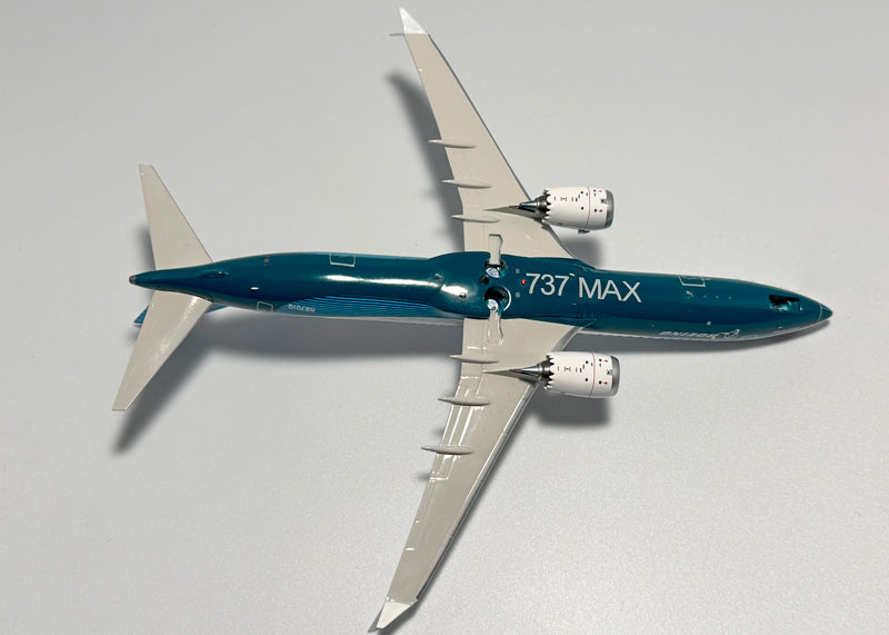 Boeing (House colors) / Boeing B737-MAX 8 / N8701Q / KJ-B73M-095 / elaviadormodels