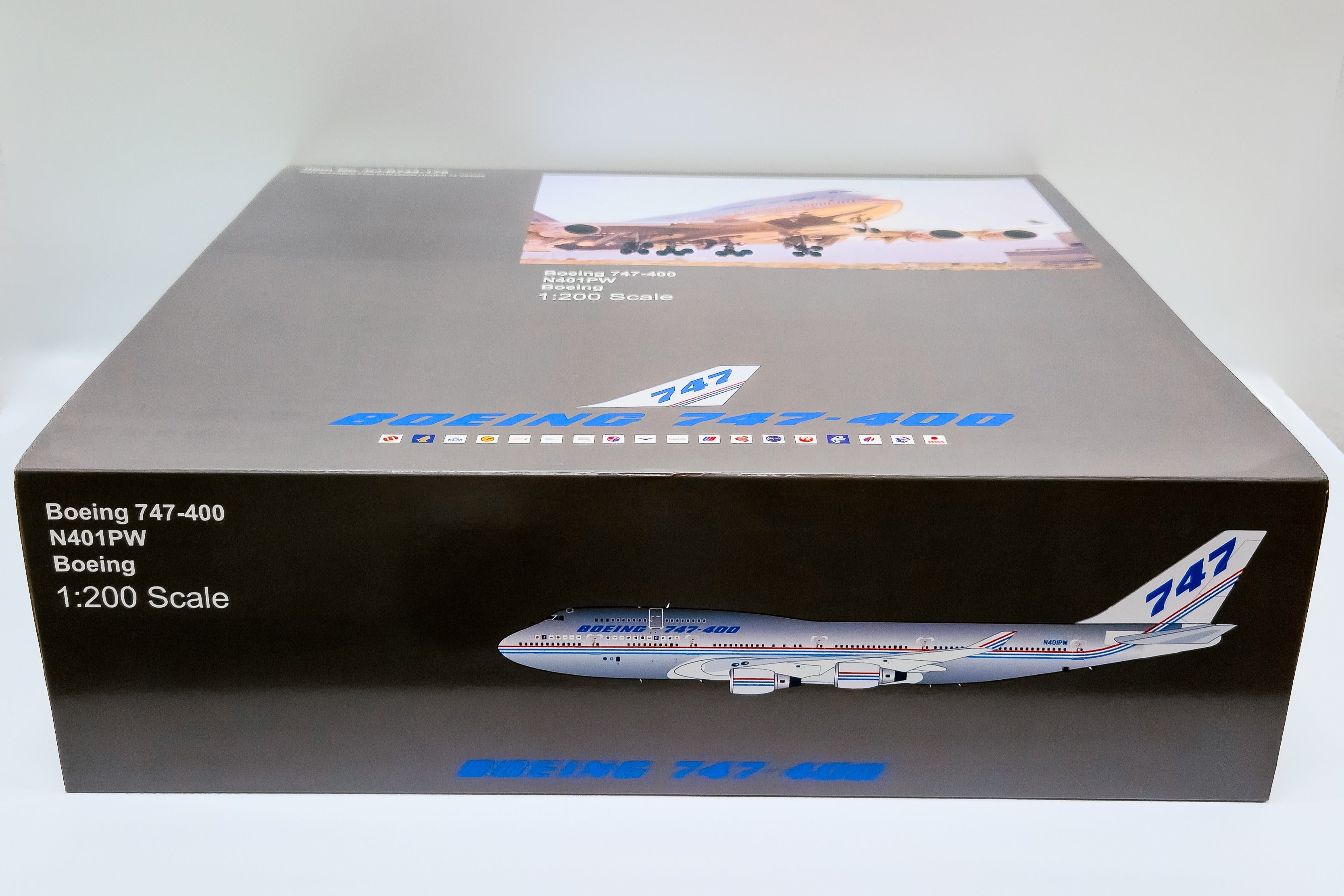 Boeing (Prototype B747-400) / Boeing 747-400 / N401PW / KJ-B744-175 / 1:200