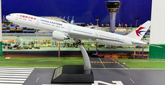 China Eastern Airlines / Boeing 777-300 / B-2025 / KJ-B77W-170 / 1:200