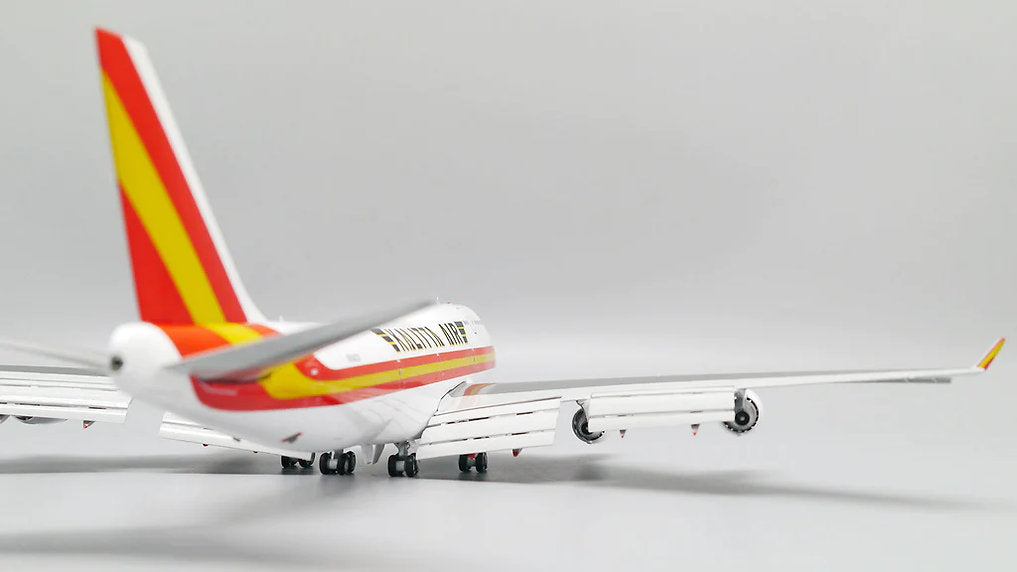 Kalitta Air / Boeing B747-400 (FLAPS DOWN) / N744CK / JC2CKS0120A / 1:200