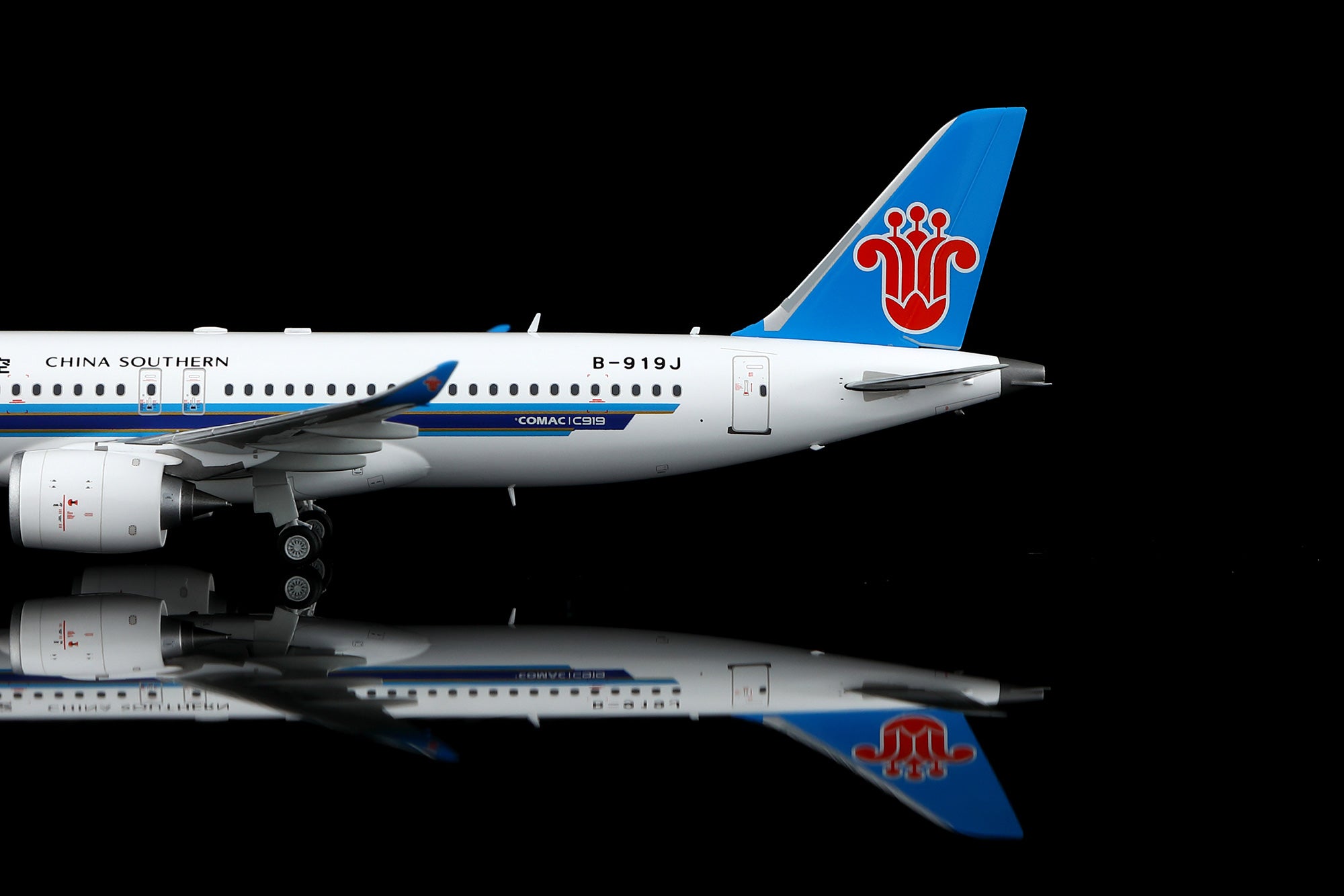 China Southern Airlines / Comac C919 / B-919J / L2191 / 1:200