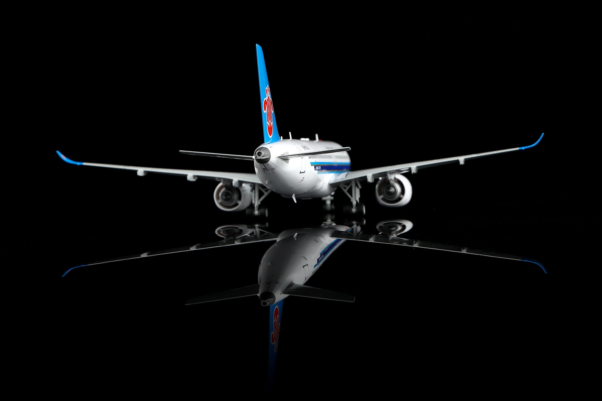 China Southern Airlines / Comac C919 / B-919J / L2191 / 1:200