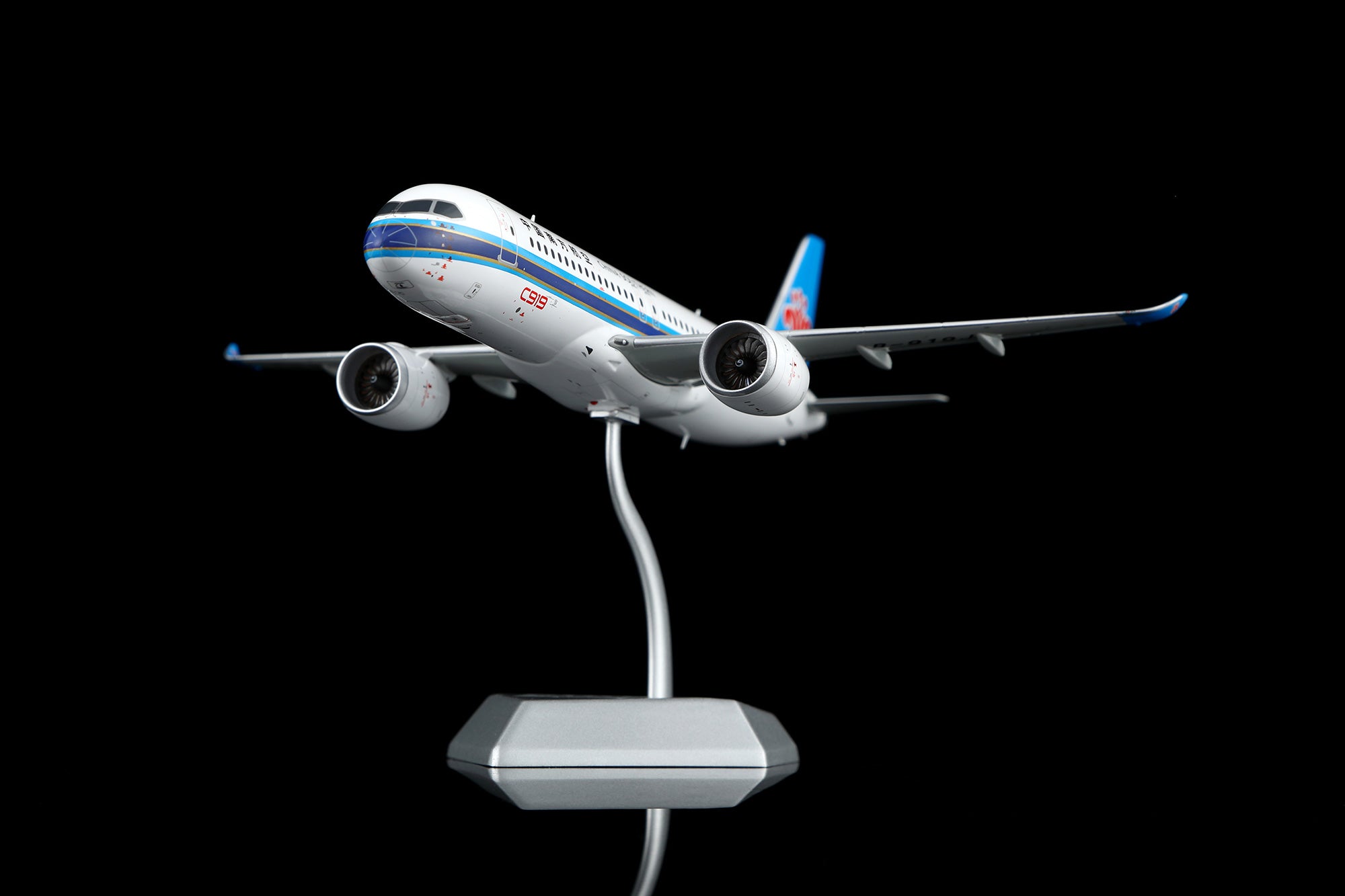 China Southern Airlines / Comac C919 / B-919J / L2191 / 1:200