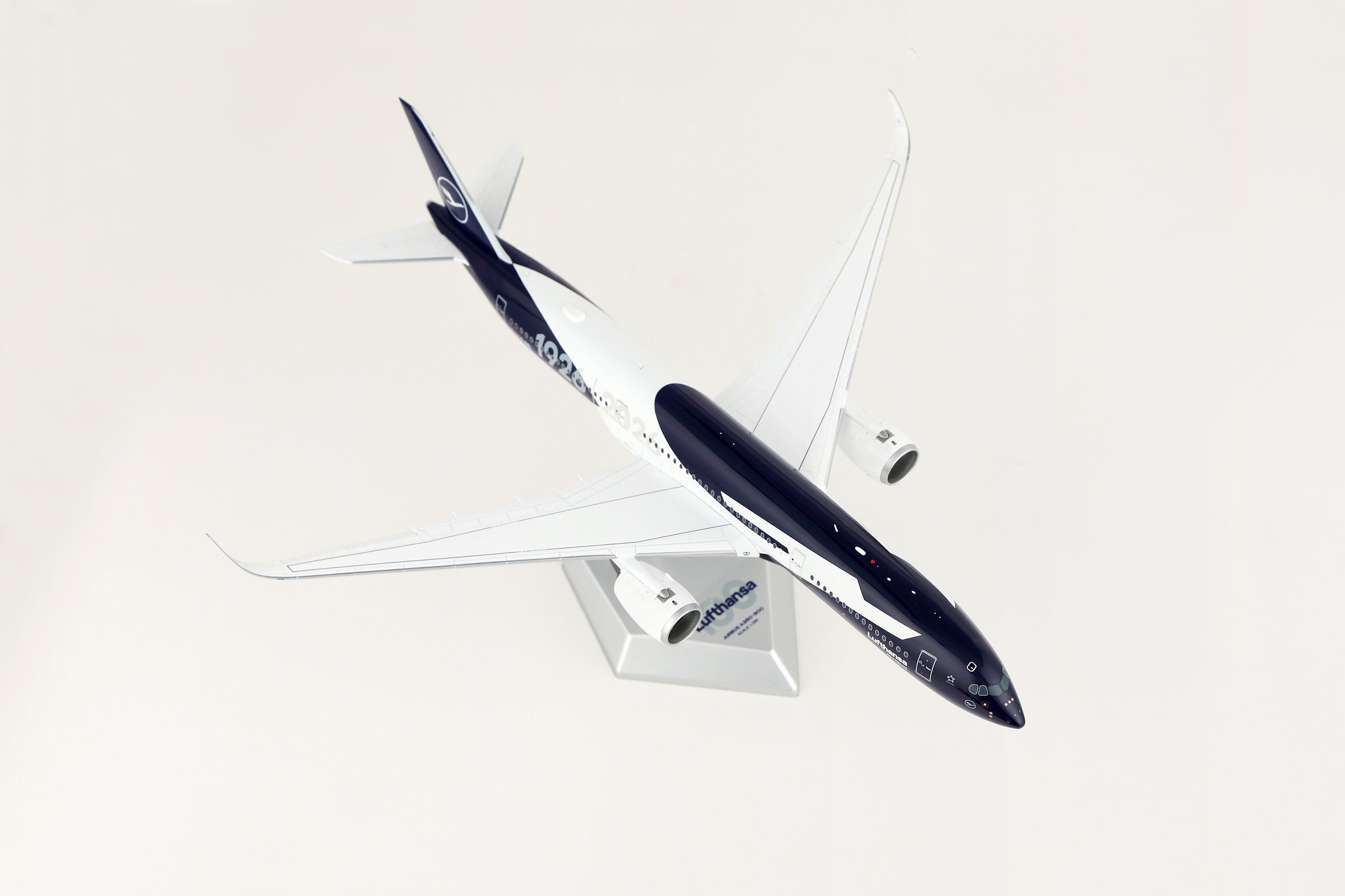 Lufthansa (100 Years Livery) / Airbus A350-900 / D-AIXL / L2402 / 1:200