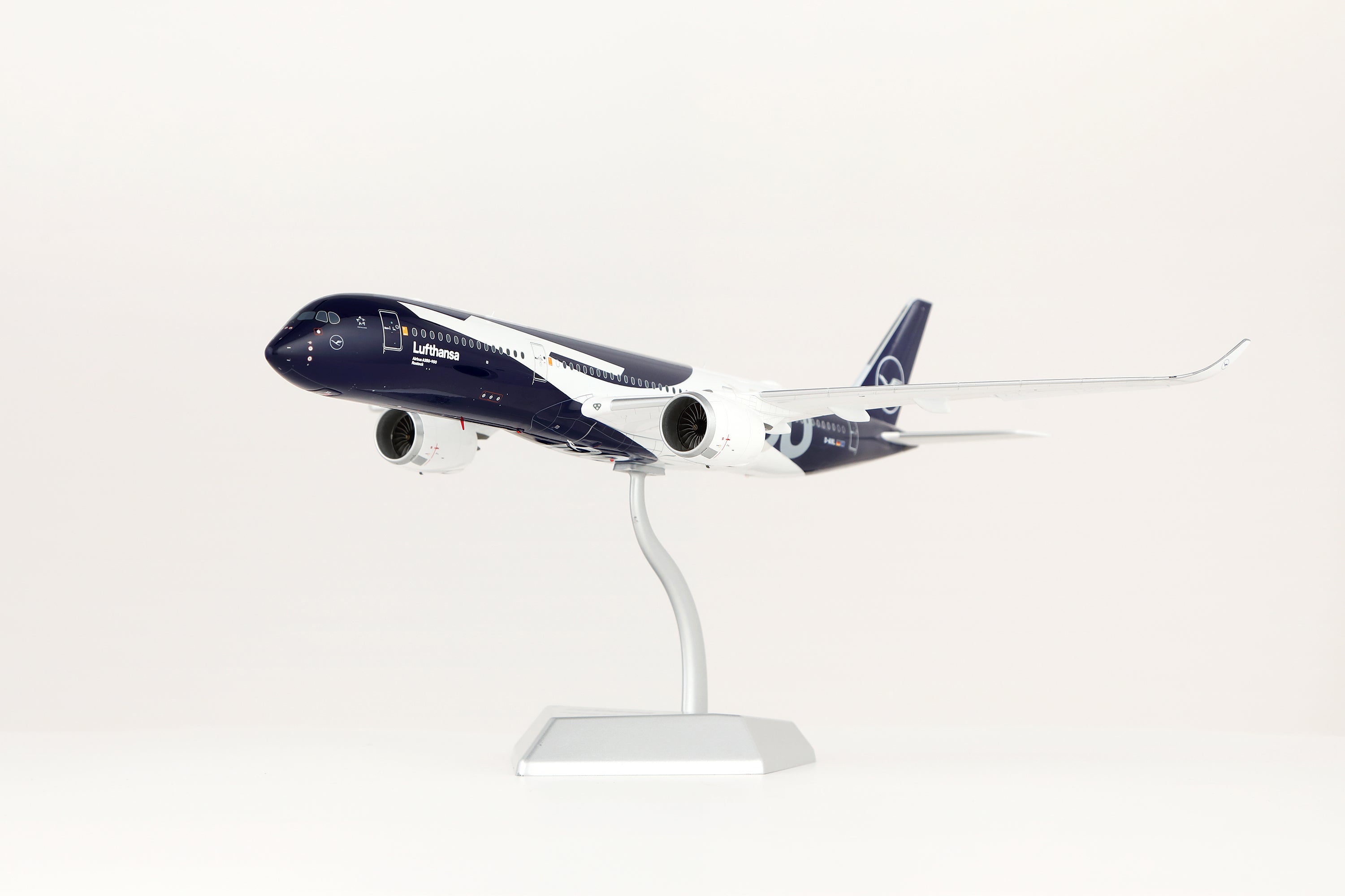 Lufthansa (100 Years Livery) / Airbus A350-900 / D-AIXL / L2402 / 1:200