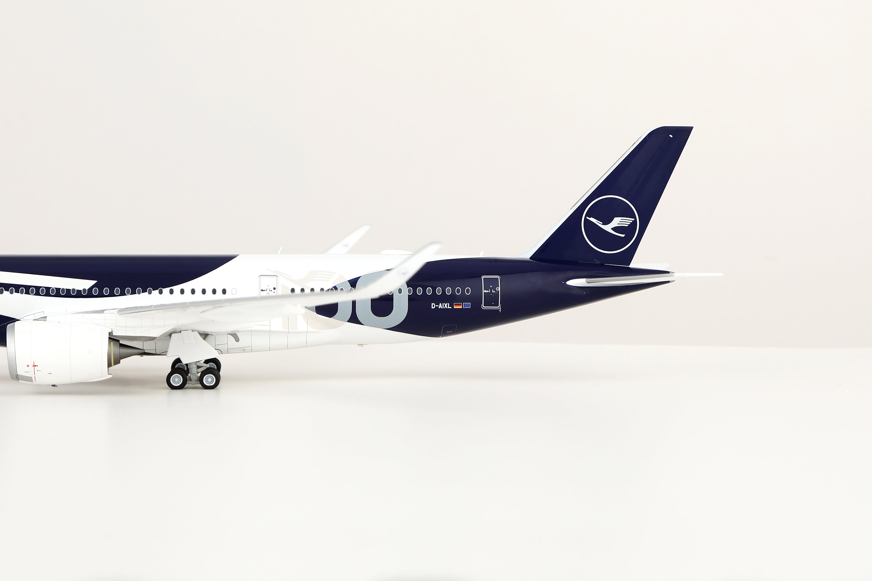 Lufthansa (100 Years Livery) / Airbus A350-900 / D-AIXL / L2402 / 1:200