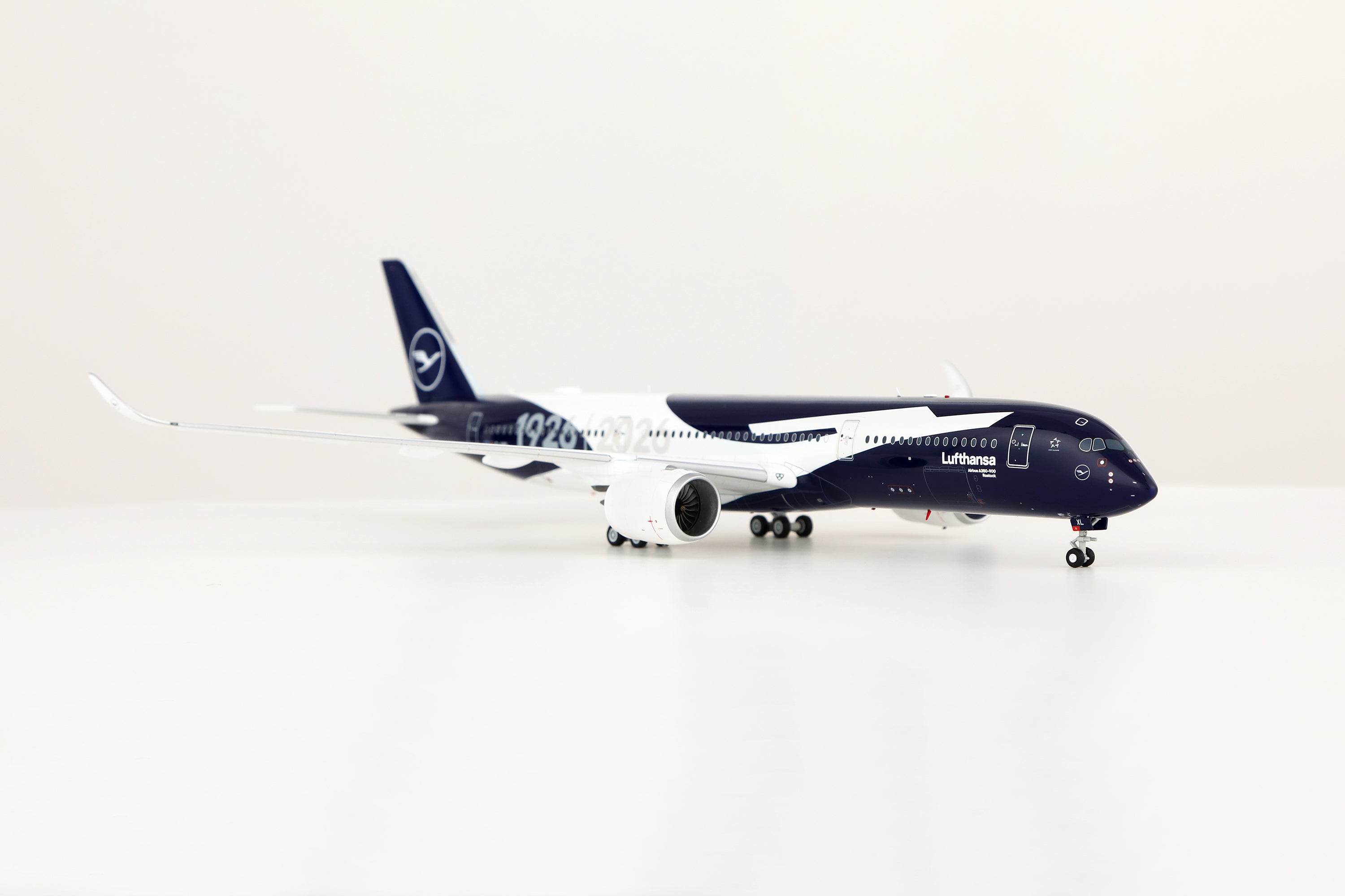 Lufthansa (100 Years Livery) / Airbus A350-900 / D-AIXL / L2402 / 1:200