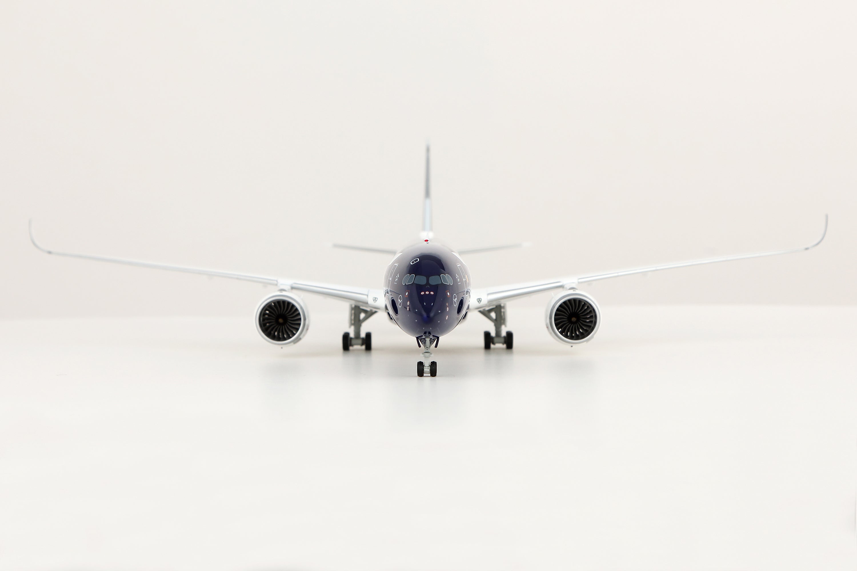 Lufthansa (100 Years Livery) / Airbus A350-900 / D-AIXL / L2402 / 1:200