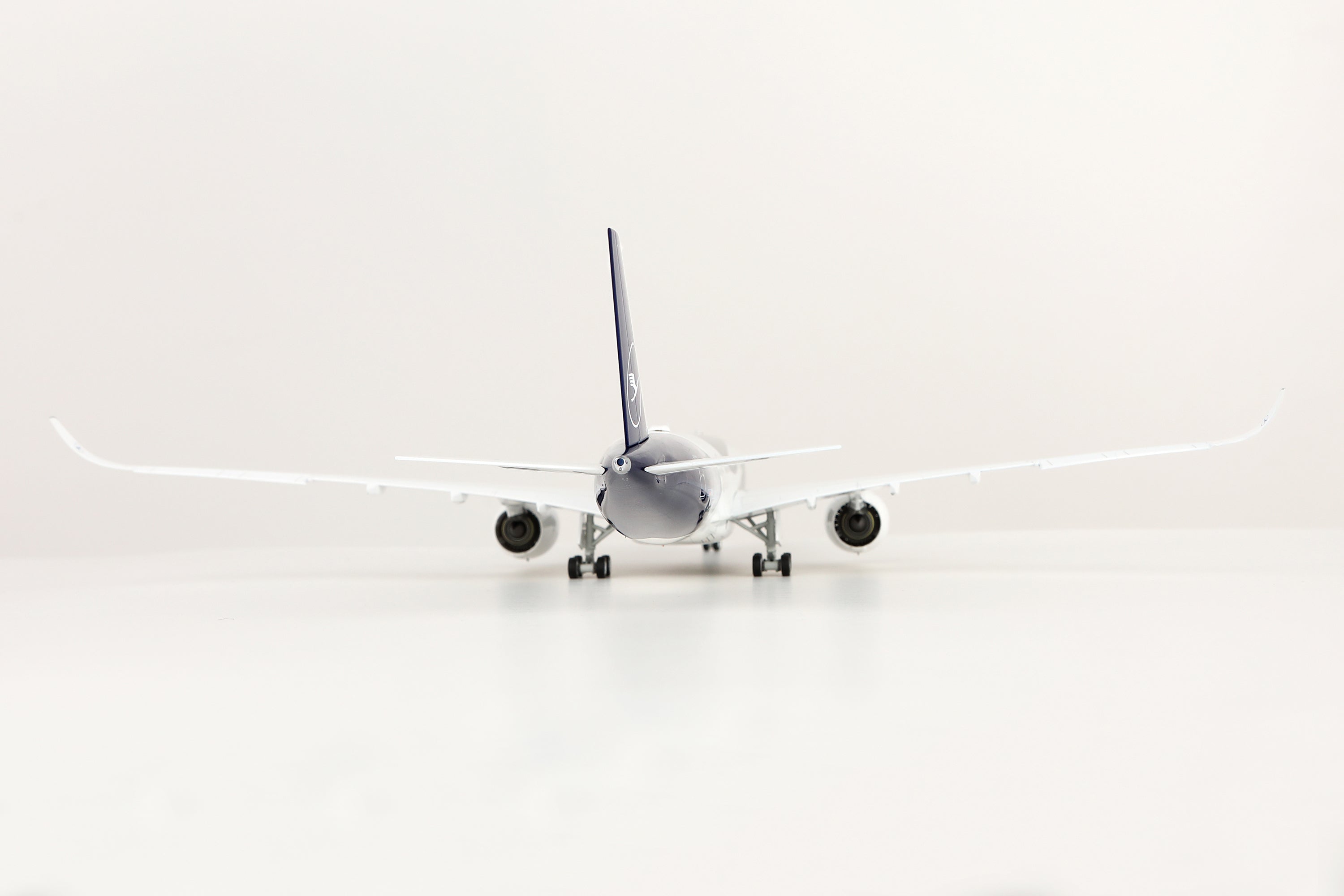 Lufthansa (100 Years Livery) / Airbus A350-900 / D-AIXL / L2402 / 1:200