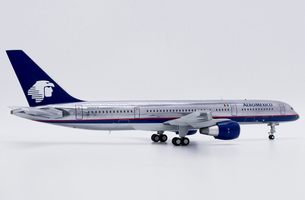 AeroMexico / Boeing B757-200 /  N490AM / LH2332 / elaviadormodels