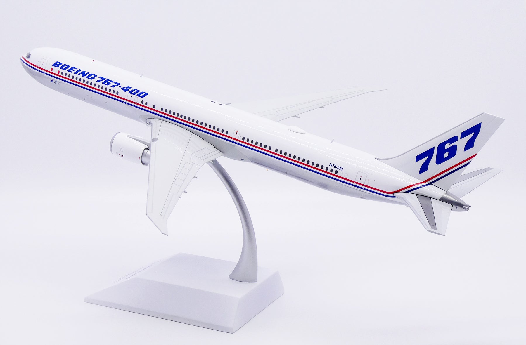 Boeing (House Color) / Boeing 767-400ER Polished (Flaps UP)/ N76400 / LH2496 / 1:200
