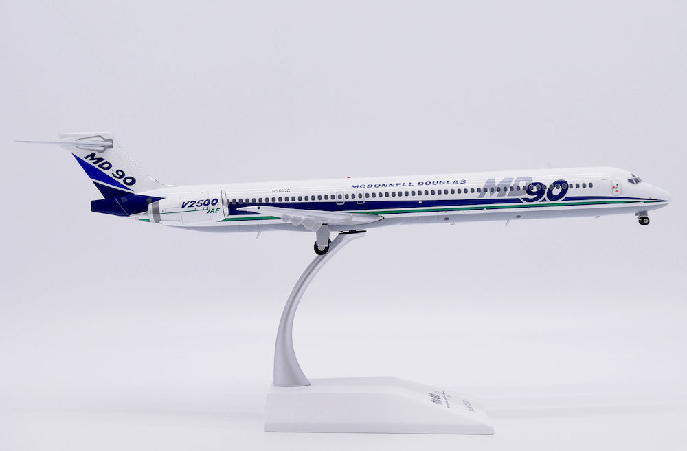 McDonnell Douglas / McDonnell Douglas MD-90 / N901DC / LH2501 / elaviadormodels