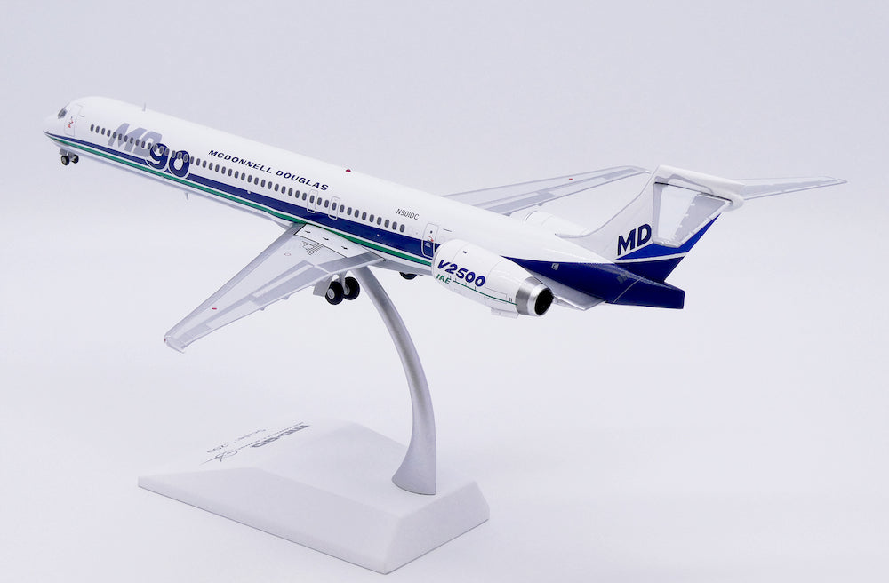 McDonnell Douglas / McDonnell Douglas MD-90 / N901DC / LH2501 / elaviadormodels