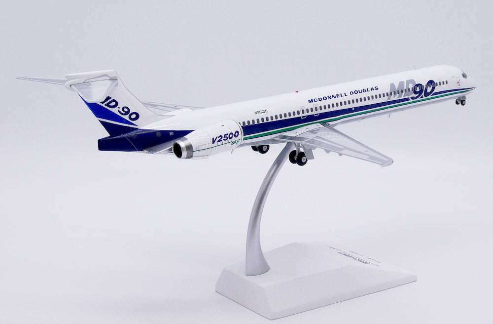 McDonnell Douglas / McDonnell Douglas MD-90 / N901DC / LH2501 / elaviadormodels