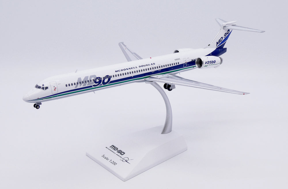 McDonnell Douglas / McDonnell Douglas MD-90 / N901DC / LH2501 / elaviadormodels