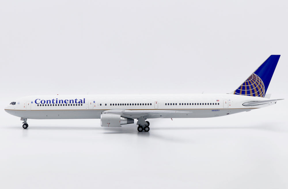 Continental Airlines / Boeing 767-400ER (Flaps UP) / N66051 / LH2505 / 1:200