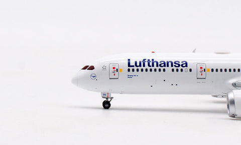 Lufthansa / Boeing B787-9 Dreamliner / D-ABPA / WB4017 / 1:400 elaviadormodels