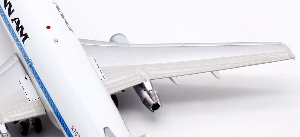 Pan Am / Boeing 737-200 / N70723 / IF732PA0822P / 1:200 elaviadormodels