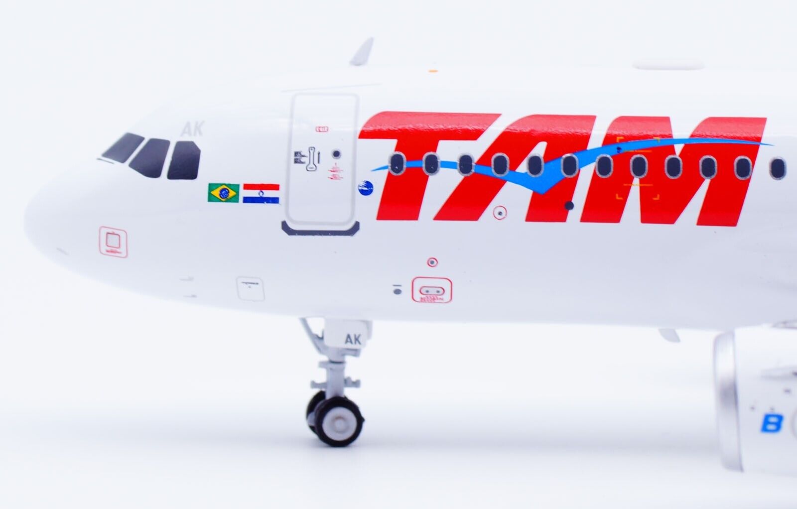 TAM / A320-200 / PR-MAK / RM32202 / elaviadormodels