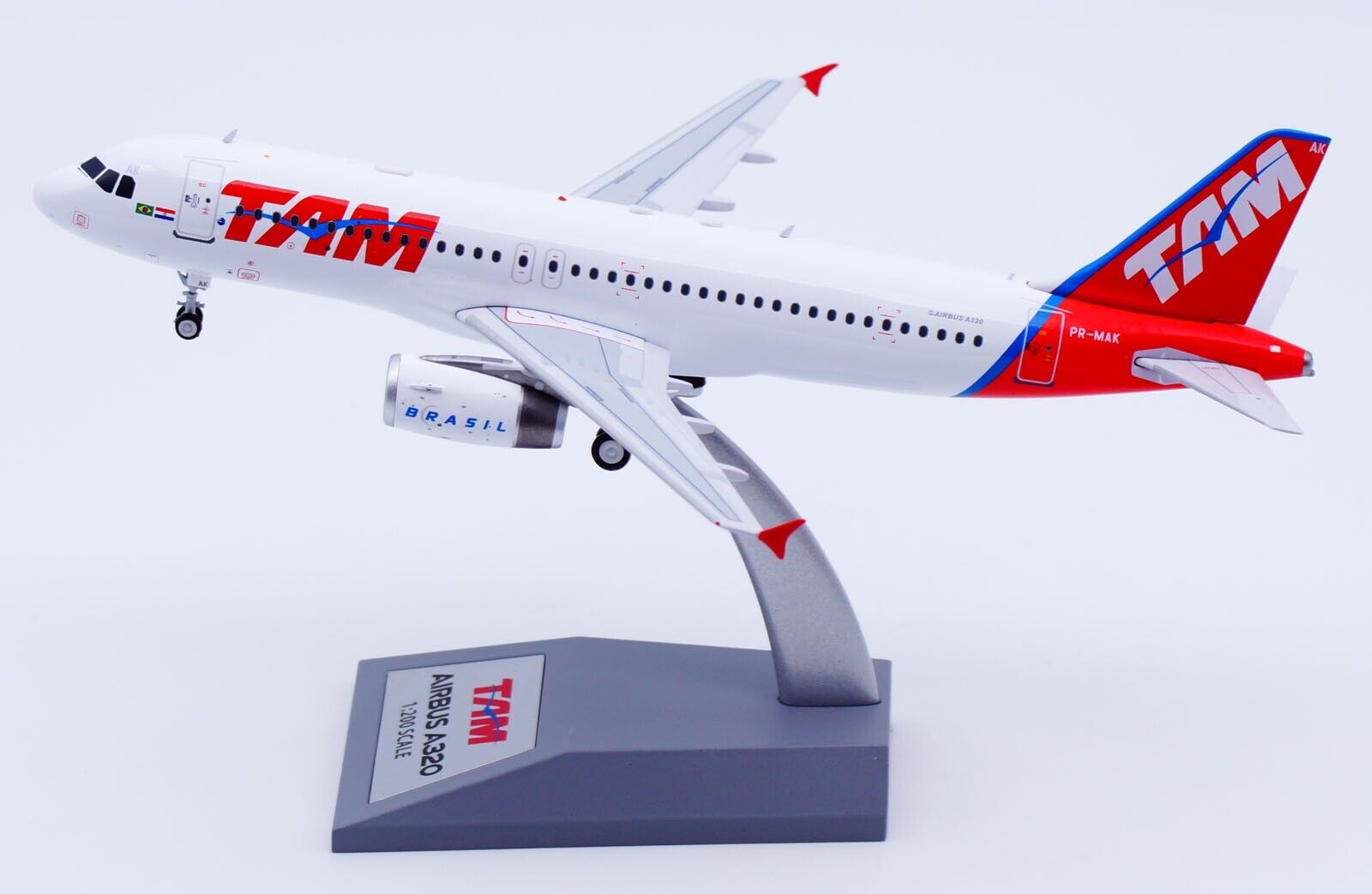 TAM / A320-200 / PR-MAK / RM32202 / elaviadormodels