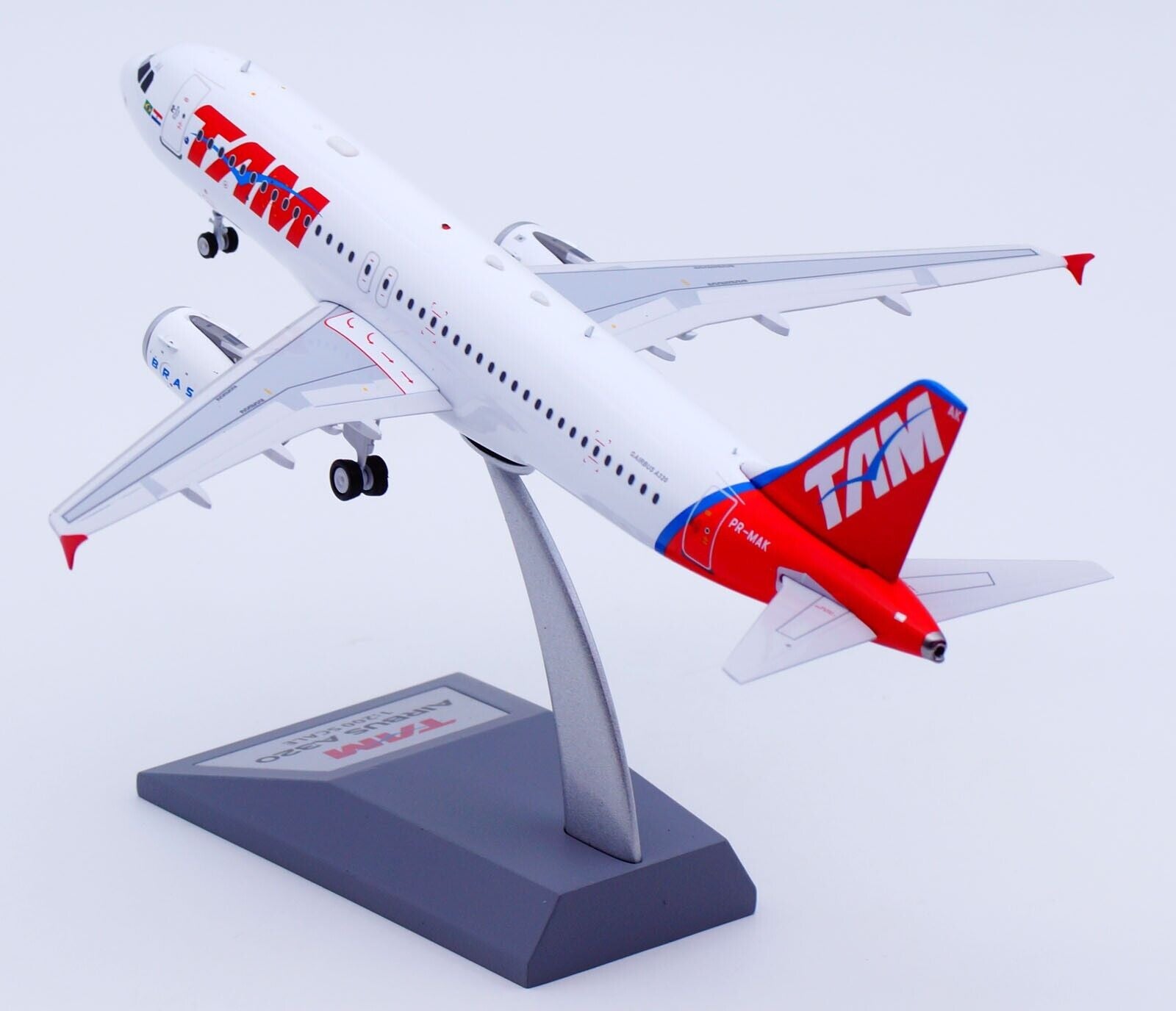 TAM / A320-200 / PR-MAK / RM32202 / elaviadormodels