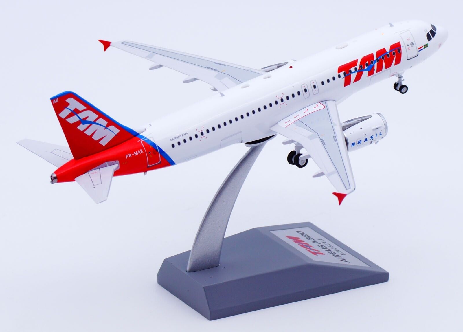 TAM / A320-200 / PR-MAK / RM32202 / elaviadormodels