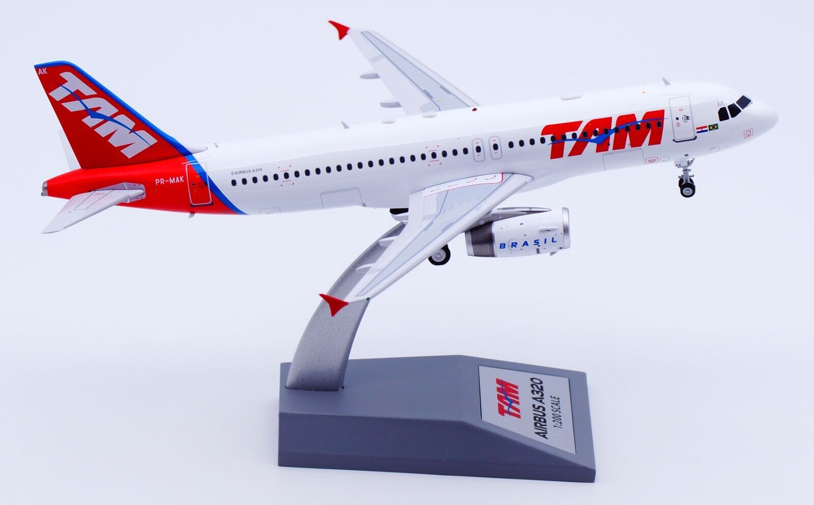 TAM / A320-200 / PR-MAK / RM32202 / elaviadormodels