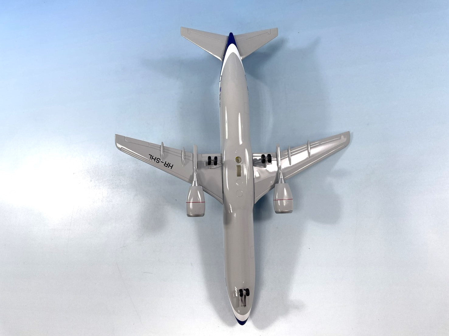 Tan Sahsa / Boeing 737-400 / HR-SHL / SHA13B734P01 / elaviadormodels