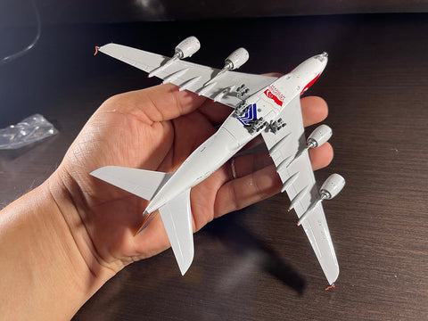 Singapore Airlines / Airbus A380-841D / 9V-SKI / AV4132 / 1:400