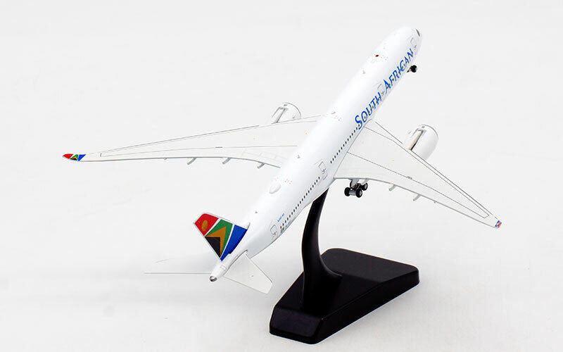 South African Airways / Airbus A350-941 / ZS-SDF / AV4071 / 1:400 elaviadormodels