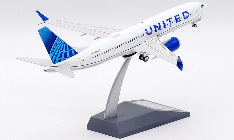 United Airlines / Boeing B737 MAX 8 / N37257 / IF738MUA1022 / 1:200 elaviadormodels