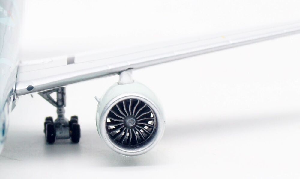 Cathay Airways (Asia's World City) / Boeing 777-300ER / B-KPF / WB4019 / 1:400 elaviadormodels