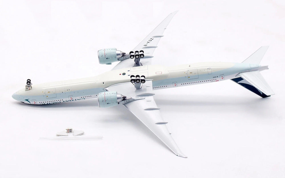 Cathay Pacific / Boeing 777-300ER / B-KQZ / WB4047 /  elaviadormodels