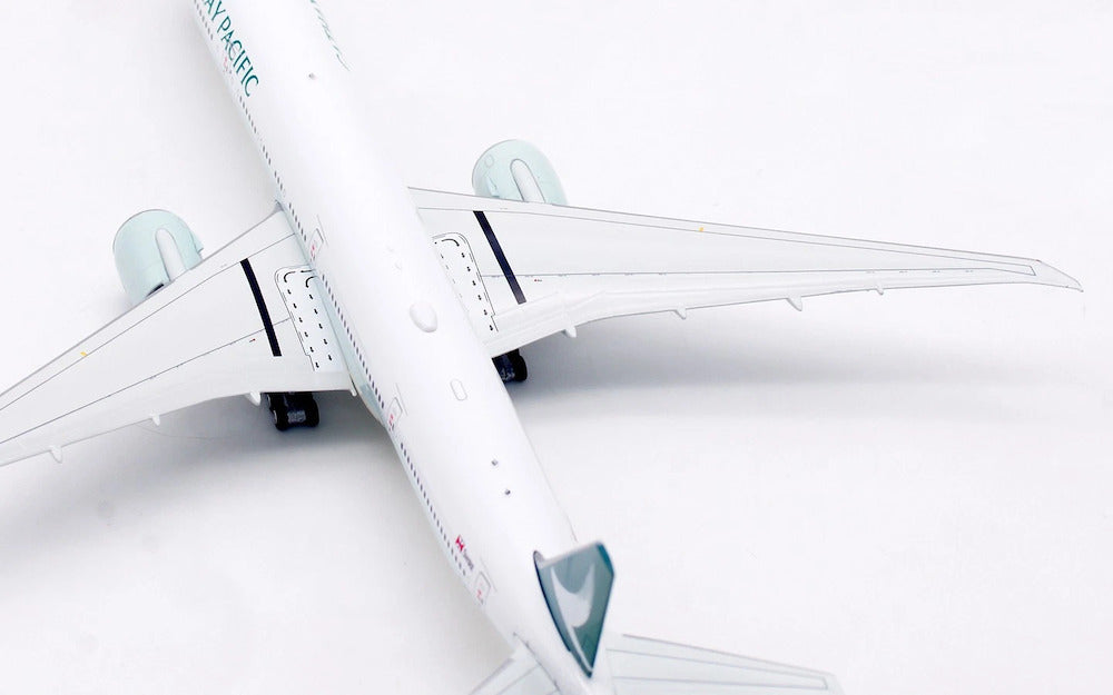 Cathay Pacific / Boeing 777-300ER / B-KQZ / WB4047 /  elaviadormodels