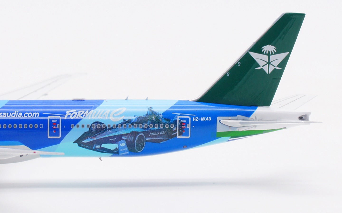 Saudi Arabian Airlines / Boeing 777-300ER / HZ-AK43 / WB4065 / 1:400