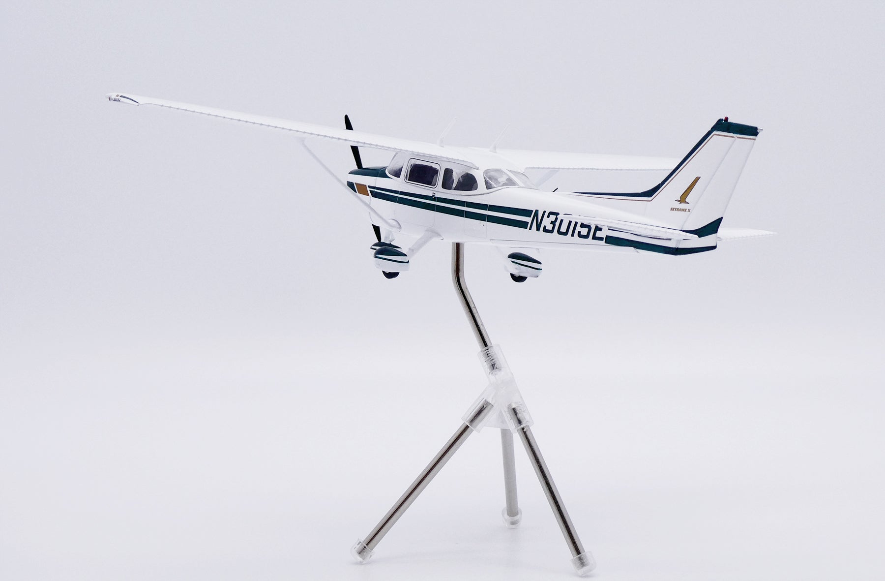 Private / Cessna 172 / N3015E / XX172001 / 1:72