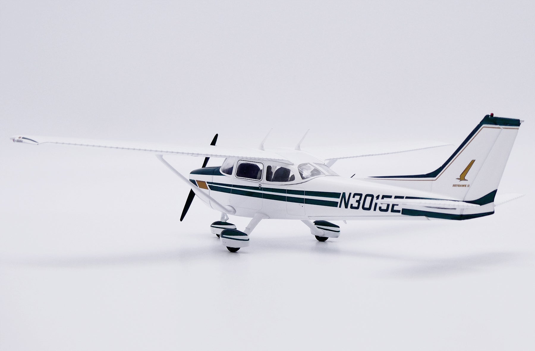 Private / Cessna 172 / N3015E / XX172001 / 1:72